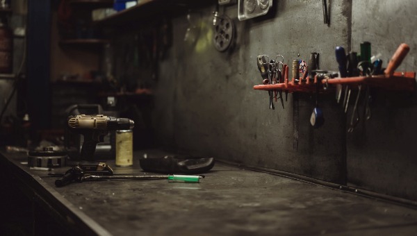 У мужчины в Подмосковье так сильно воняло из гаража, что соседи вызвали полицию