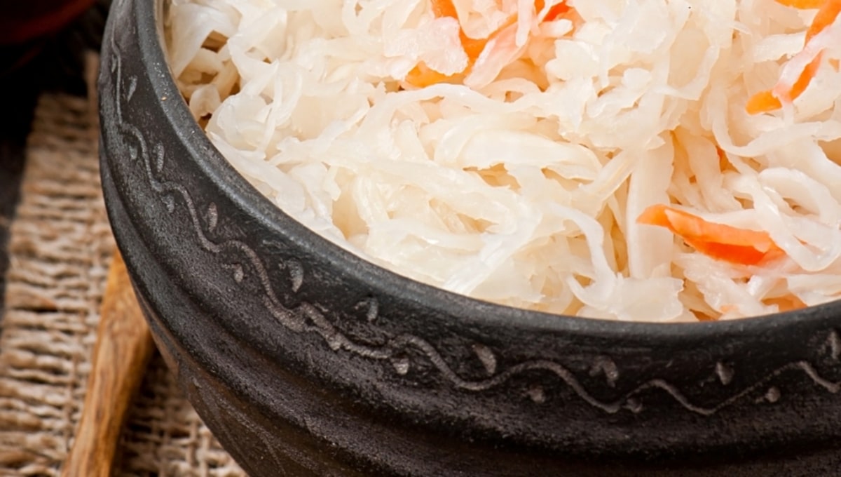Секретная добавка в квашеную капусту: одна ложка, а вкус заиграет ярче