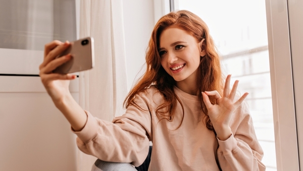 Куда правильно смотреть, когда делаешь селфи на телефон