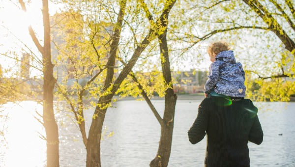 Строгая примета погоды на Радоницу: лето будет дождливым