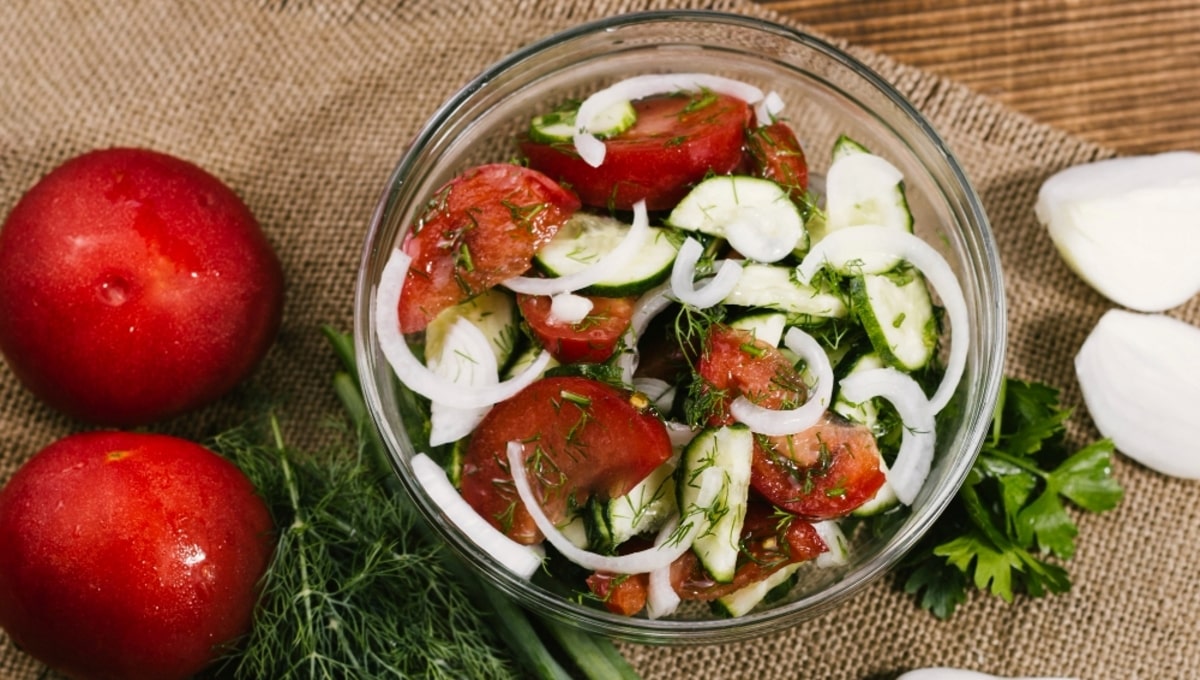 Овощной салат станет гораздо вкуснее, если добавить это