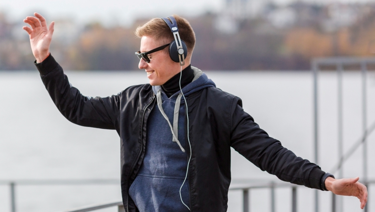 Полноразмерные наушники снова в моде