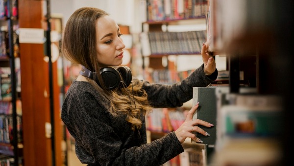 В столице стали массово скупать такую печатную продукцию