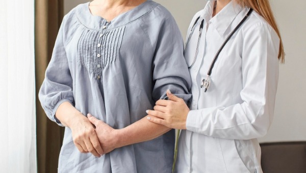 В Подмосковье медсестра обчистила пациентку почти на миллион