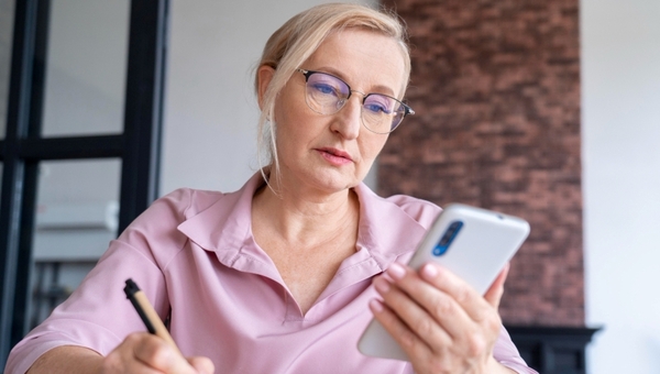 Родителям школьников придётся установить новый мессенджер Max