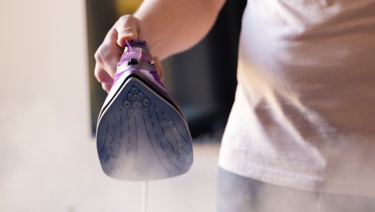 Мастер в Подмосковье пытал хозяйку квартиры трубой и утюгом, требуя денег