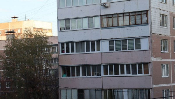 Срочно уберите это с балкона при первых заморозках — может пострадать и ваше, и соседское имущество