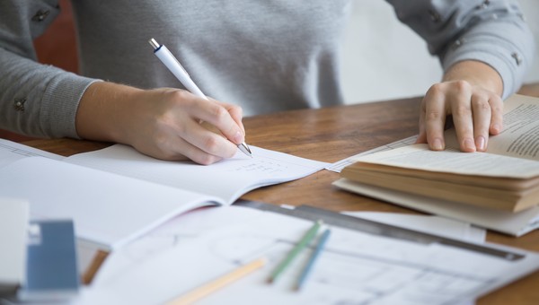 Какие экзамены будут сдавать первыми на ЕГЭ в 2027 году