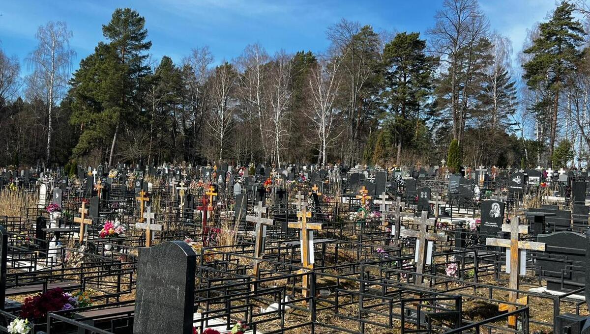 С апреля на кладбищах Подмосковья разрешили делать это