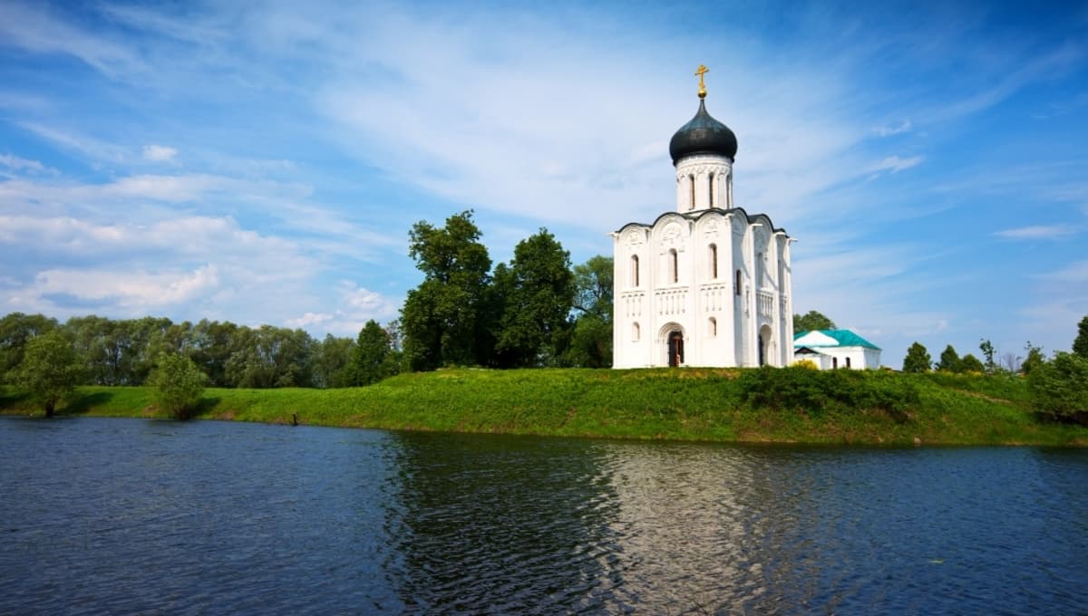 Приближается великий праздник православных христиан