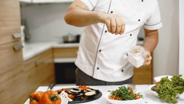 Подмосковный шеф-повар бросил вызов Азии на кулинарном шоу