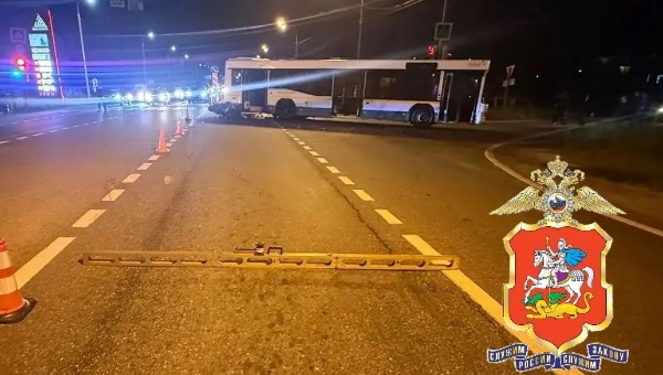 Байкер протаранил пассажирский автобус в Подмосковье