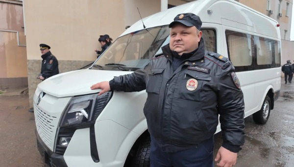 Полицейский из Подмосковья поставил необычный рекорд и получил автомобиль от начальства