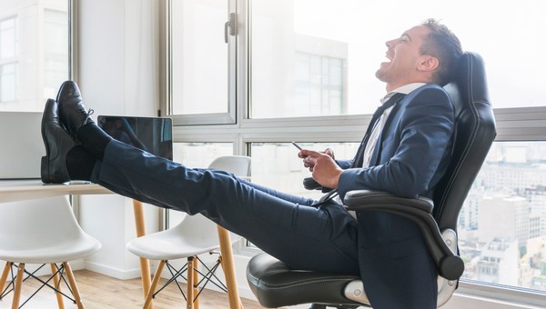 Одна сокращённая неделя за другой ждёт россиян в 2026 году