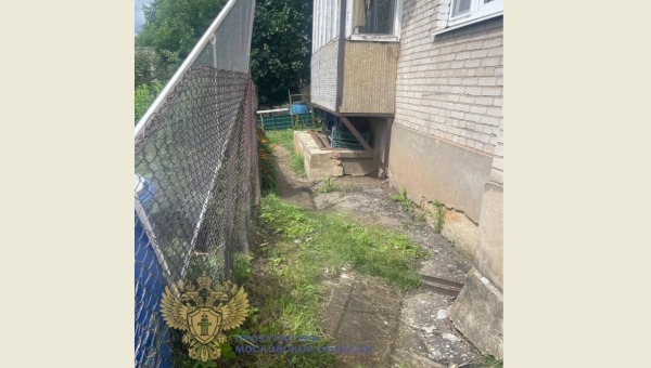Ребёнок выпал из окна на базе отдыха в Подмосковье