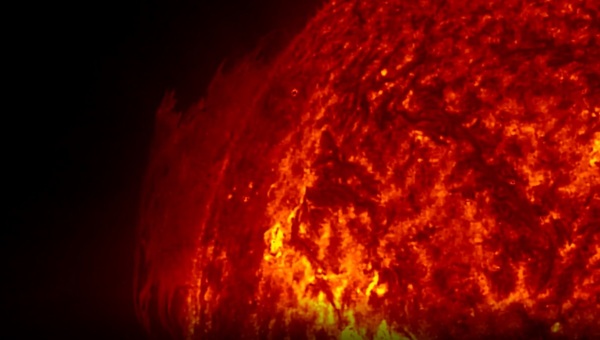 На Солнце сформировался протуберанец невиданных размеров. Учёные в ожидании