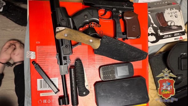 Банду вымогателей с мачете, ножами и пистолетами обезвредили в Подмосковье