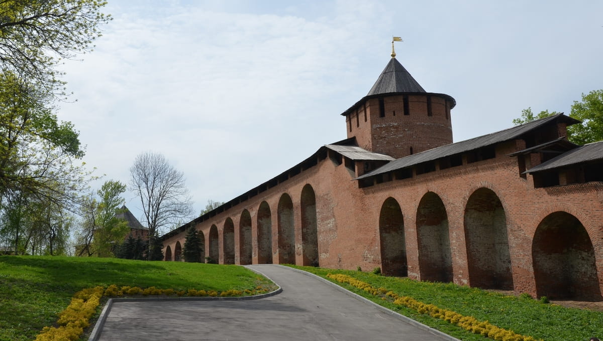 Туристы стали опасаться этого древнего российского города из-за неприятного запаха