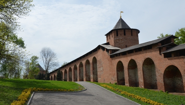 Туристы стали опасаться этого древнего российского города из-за неприятного запаха