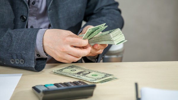 Эти сферы в 2026 может ожидать ударный рост зарплат