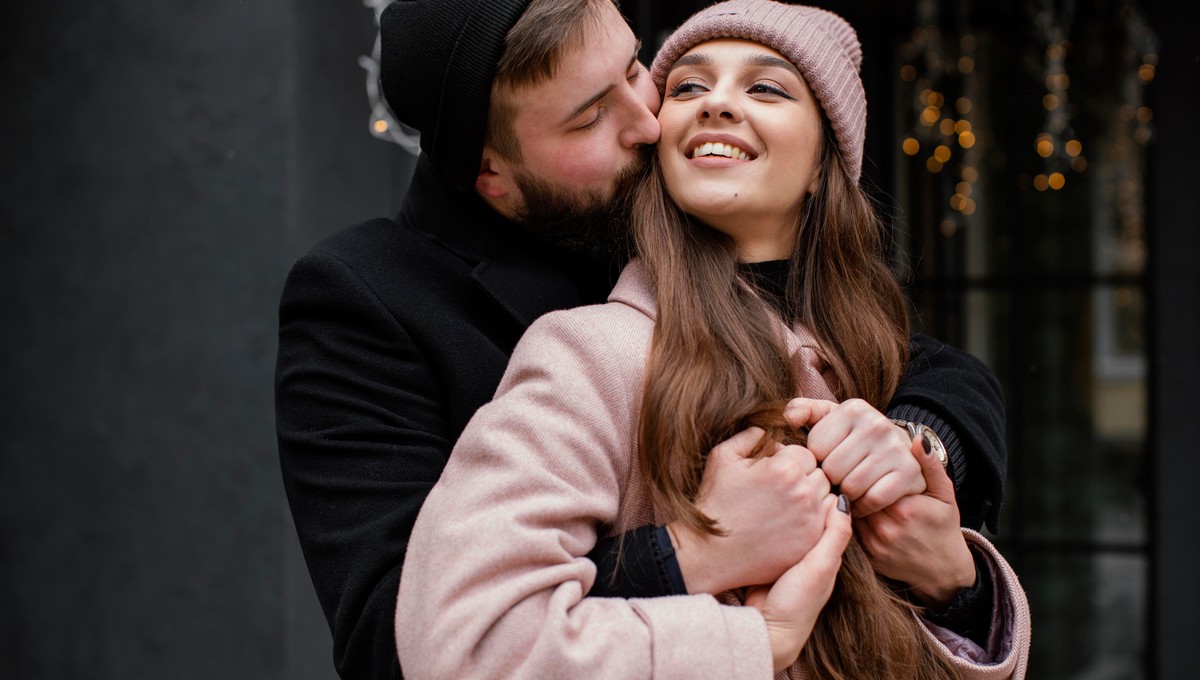 «Примет вас и будет дорожить»: эти 3 знака зодиака скоро встретят важного человека