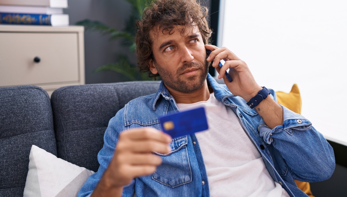 Карты россиян стали прозрачными для ФНС