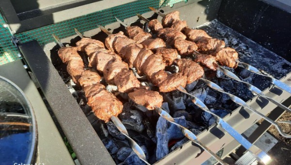 На сколько за год подорожал шашлык из курицы и свинины