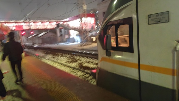 В Подмосковье на путях встала электричка, наблюдаются серьёзные задержки