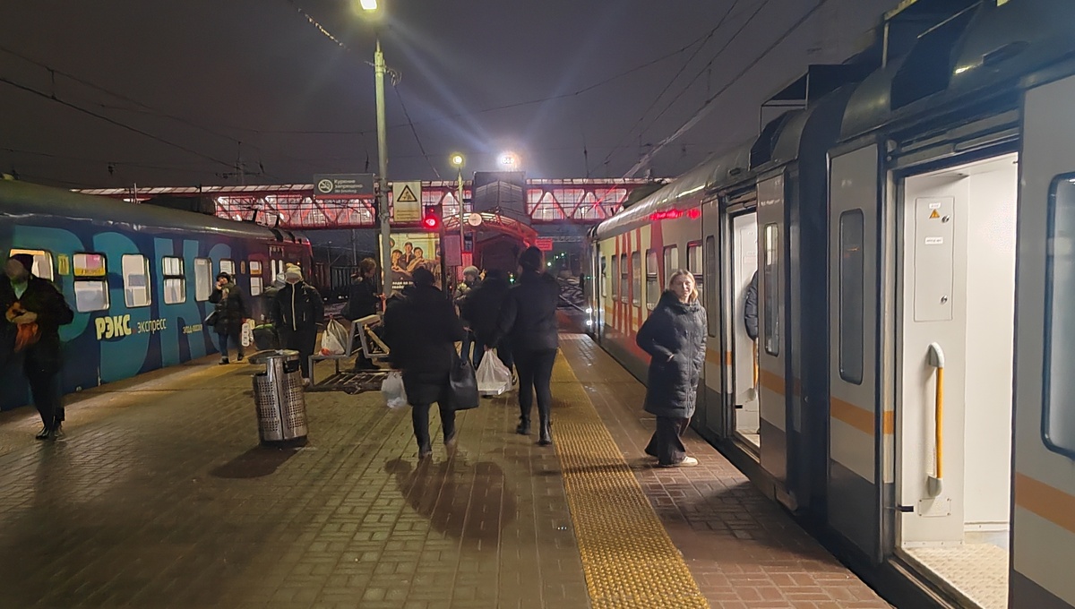 В Подмосковье на путях встала электричка, наблюдаются серьёзные задержки