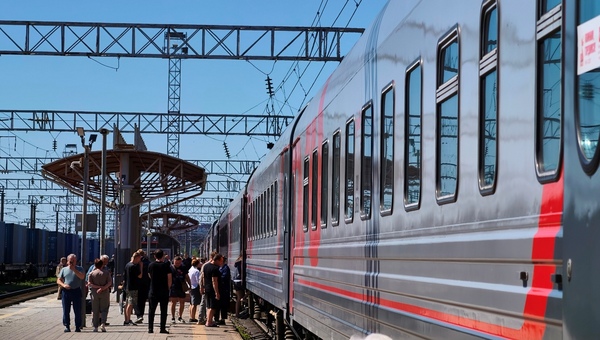 Жители Москвы всё чаще выбирают для поездок по стране автомобили и поезда