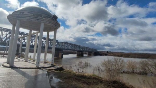 Вода в Оке в Подмосковье повернула вспять