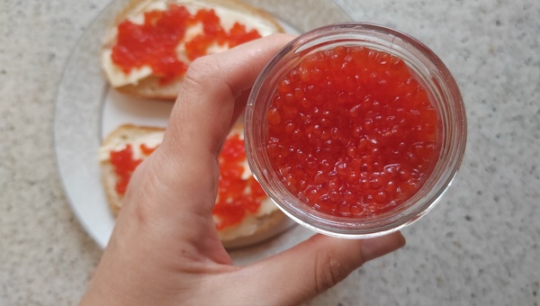 Чем отличается икра нерки, горбуши и кеты? Простой гид по видам деликатеса