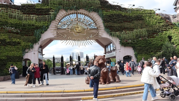 «Это возмутительно!» В зоопарке в вольер подбросили смертельно опасный предмет
