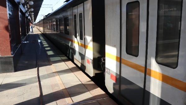 Мальчика зажало дверьми электрички и тащило 300 метров