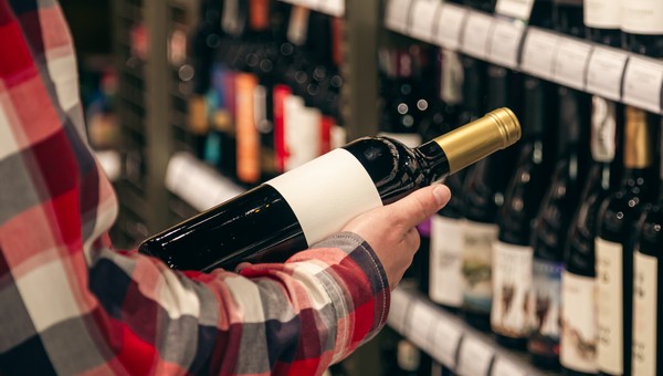 Где изменятся правила продажи алкоголя в России