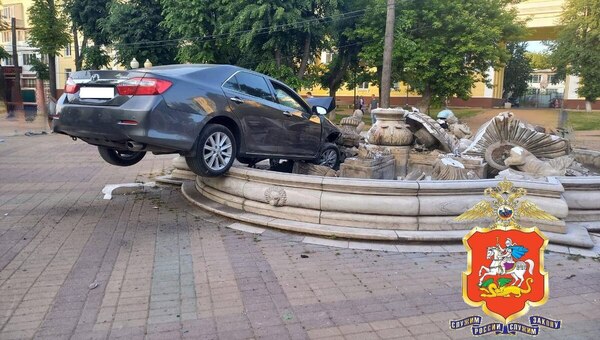 Фантастическое ДТП на юге Подмосковья уничтожило достопримечательность