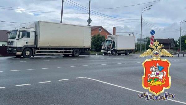 Смертельное ДТП с двумя грузовиками произошло на трассе в Подмосковье