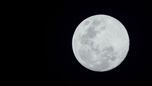 В эту ночь над Подмосковьем будет светить огромная луна