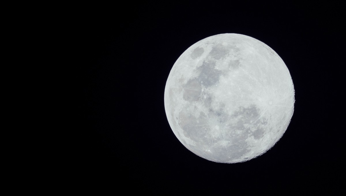В эту ночь над Подмосковьем будет светить огромная луна