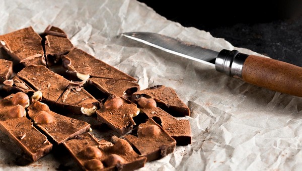 Игла внутри шоколадки чуть не стала причиной трагедии