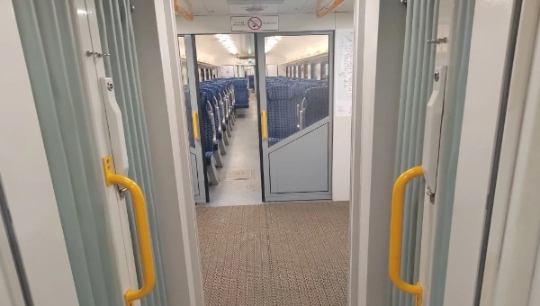 Из-за разрыва в электричке пассажиры не смогли доехать до Серпухова