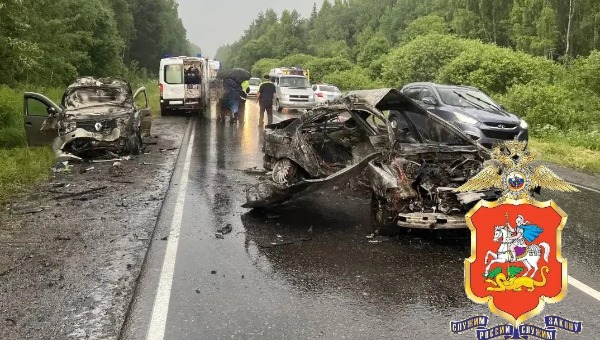 Ещё одно смертельное ДТП в Подмосковье: от машины мало что осталось