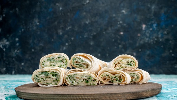 Этот рулетик из лаваша с тунцом с новогоднего стола сметут ещё до боя курантов