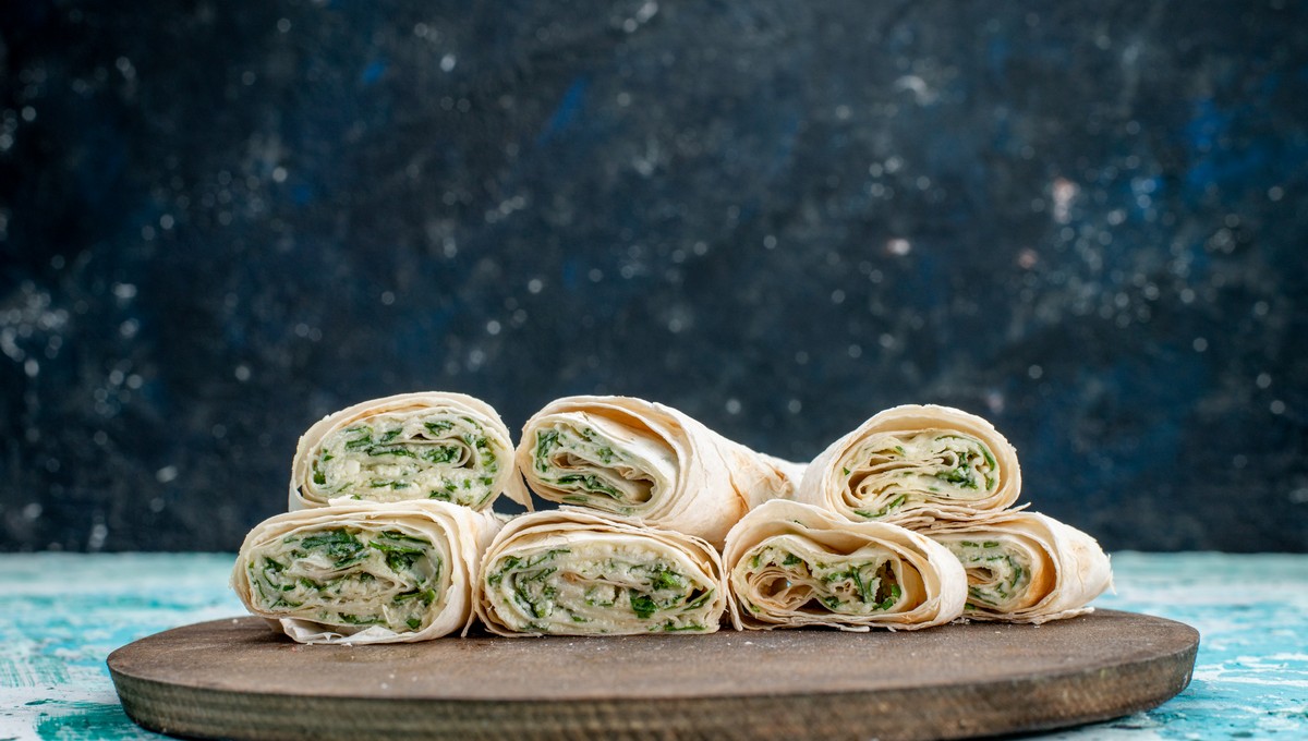 Этот рулетик из лаваша с тунцом с новогоднего стола сметут ещё до боя курантов