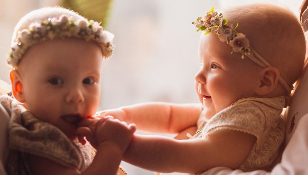 Подмосковье отмечает рекордный рост рождаемости двойняшек