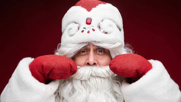 В Москве зарплаты Деда Мороза и Снегурочки бьют рекорды