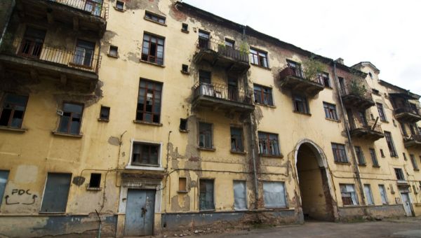 В Подмосковье запустили ИИ-помощника для переселенцев из аварийного жилья