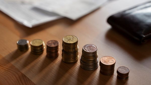 Финансовая ответственность: когда закон обязывает гасить чужие долги