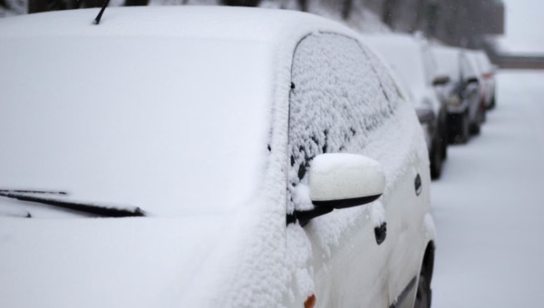 Замерзла дверь машины? Есть способы спасения без паники и повреждений