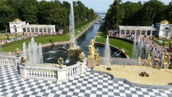 Петергоф готовится к полному пробуждению в конце апреля